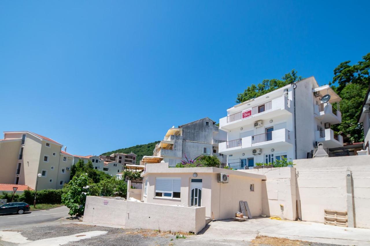 Apartments Vjera Petrovac Luaran gambar