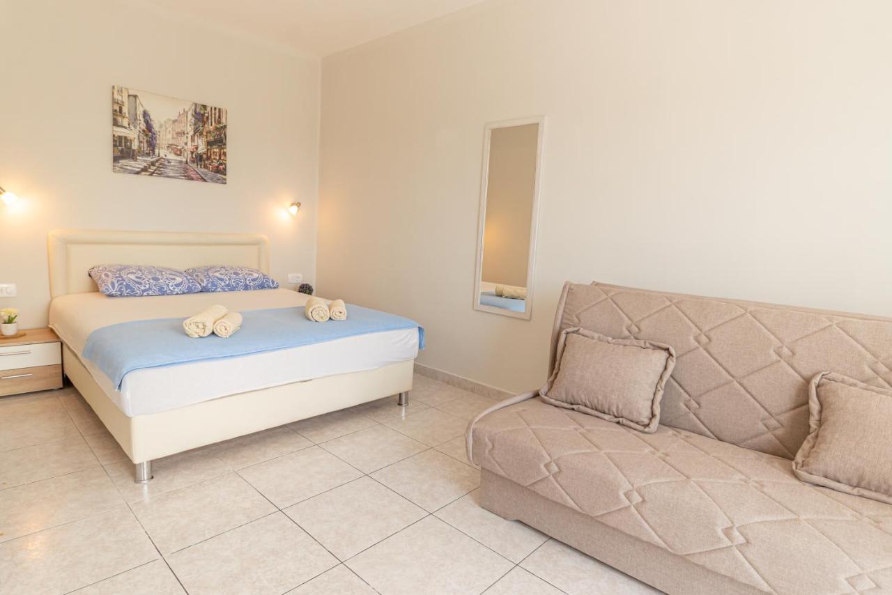 Apartments Vjera Petrovac Luaran gambar