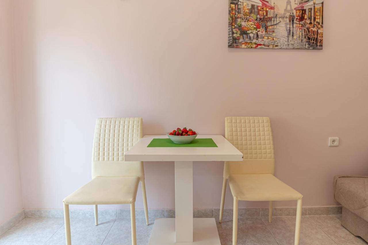 Apartments Vjera Petrovac Luaran gambar