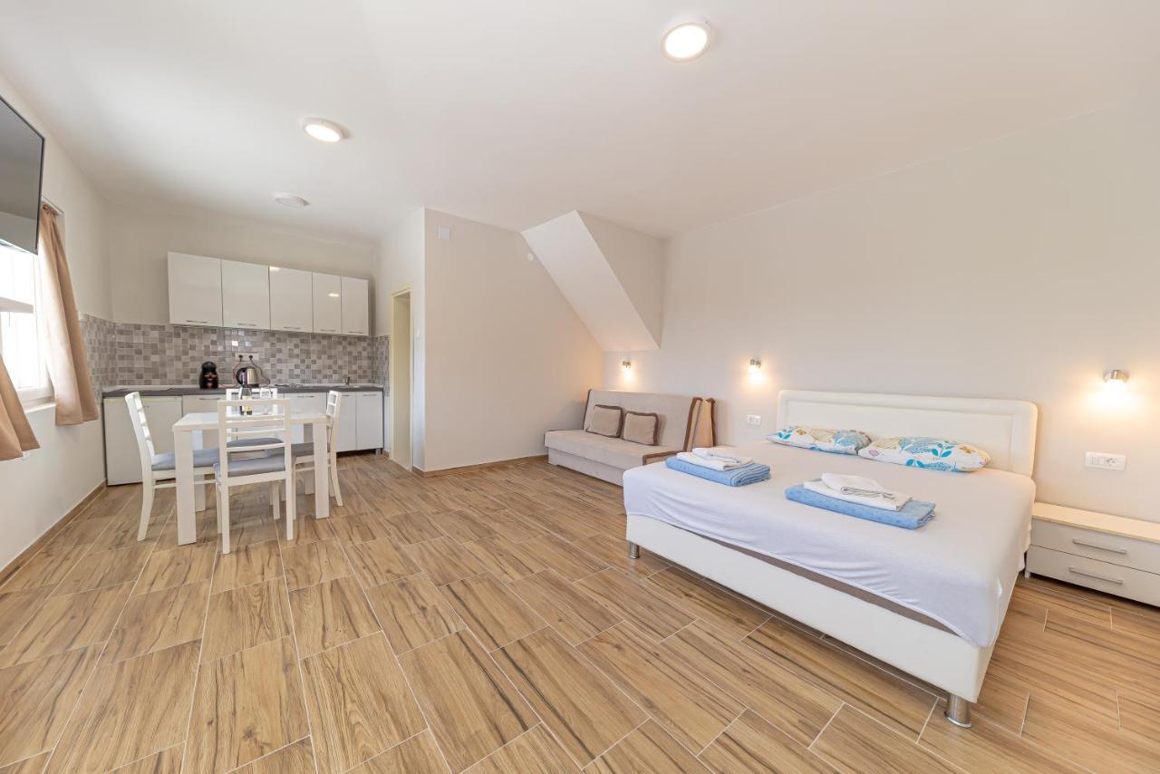 Apartments Vjera Petrovac Luaran gambar