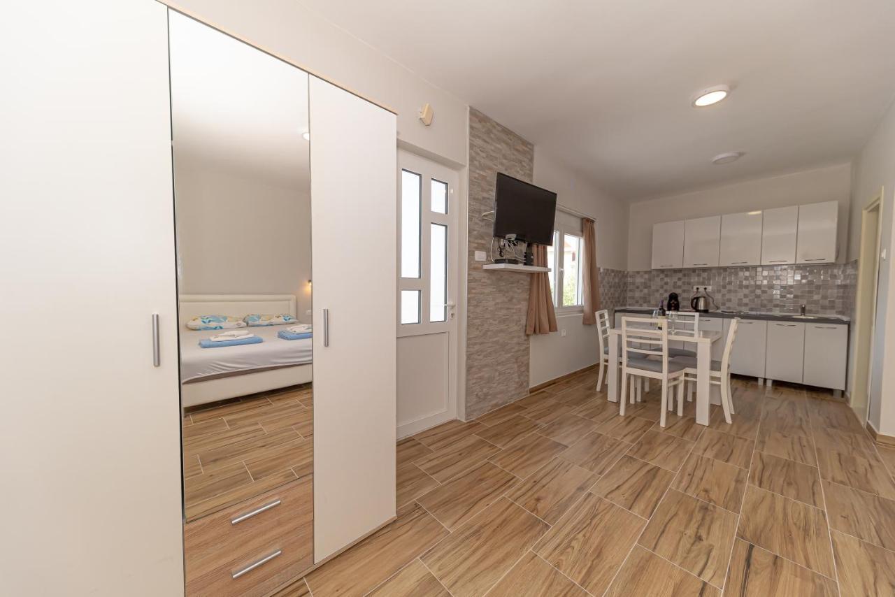 Apartments Vjera Petrovac Luaran gambar